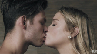 Горячие утренние ласки с Alexa Flexy – заряд бодрости