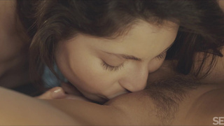 Искусство соблазна: роскошные ласки и нежные поцелуи от Zlata и Helina