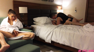 Уставшая от измен, она решает сама сесть на член