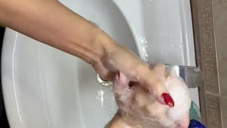 Взрывной оргазм и мокрая киска в FullHD