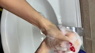 Взрывной оргазм и мокрая киска в FullHD