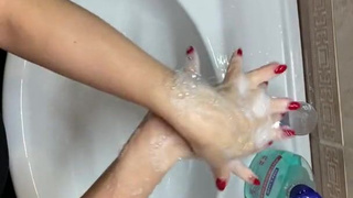 Взрывной оргазм и мокрая киска в FullHD