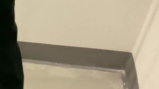 Встреча с Olivia Moore закончилась жарким минтом у лифта