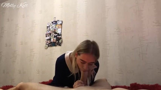 Спалил сестру с дилдо – в ответ получил страстный глубокий минет