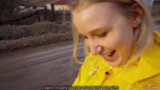 Встретил экс-девушку и трахнул ее в рот - откровенное уличное видео