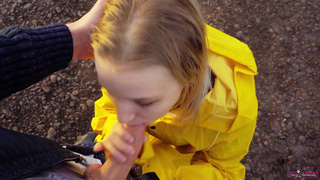 Встретил экс-девушку и трахнул ее в рот - откровенное уличное видео