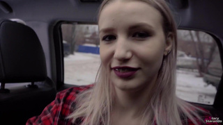 Секс в такси: страстный размен по-взрослому