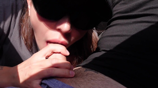 Страстная нимфа не может устоять: горячий минет на пляже и в машине