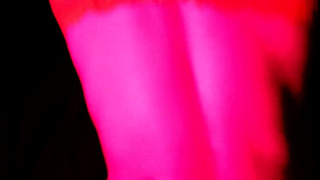 Горячий секс в розовом: страстные ласки и глубокий минет от Laruna и Mave