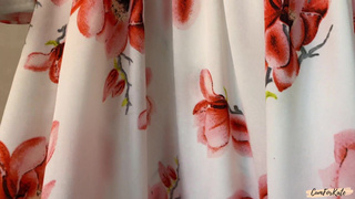 Страстная демонстрация моды без лифчика и трусиков