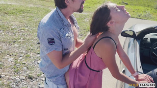 Горячее авто-приключение с развратной телкой