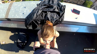 Горячие парочки дрочат друг другу на высоте