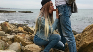 Страстный минет на пляже: рискуем или наслаждаемся?