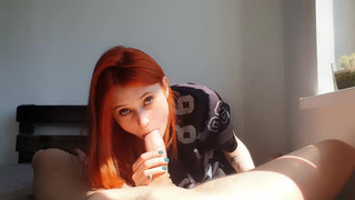 Игра с запретным: сосала чужой хуй во время звонка от мужа