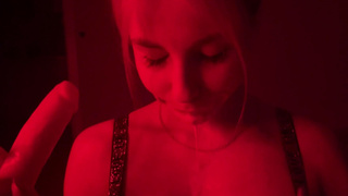 Beauty Vik1One shows how to do blowjob.mp4