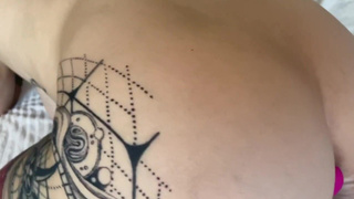 Горячая русская красотка получает мощный оргазм от двойной вибрации