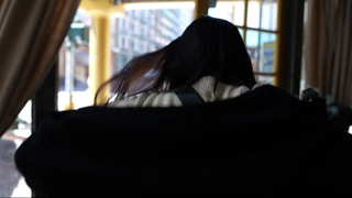 Возбуждённая азиачка кончает от глубоких толчков