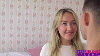 Сестра соблазняет: жесткий трах и мокрые стоны