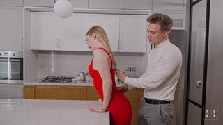 Три мощных оргазма подряд – толстый член довел до дрожи