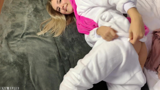 Брат и сестра в горячем тайном романе: мама даже не догадывается