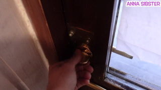 Заблудилась в лесу — жесткий трах в диких условиях