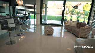 Лия Сильвер и Стефани Кайлер в откровенном POV-видео