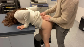 Новогодний разврат в офисе — коллеги в шоке