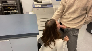 Новогодний разврат в офисе — коллеги в шоке