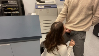 Новогодний разврат в офисе — коллеги в шоке