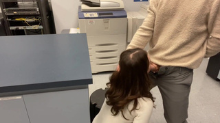 Новогодний разврат в офисе — коллеги в шоке