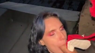 Шокирующая оргия в метро СПб после Алых Парусов – откровенное видео