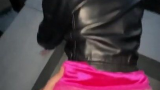 Шокирующая оргия в метро СПб после Алых Парусов – откровенное видео