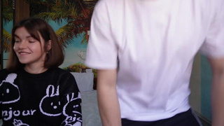 Сочные сиськи в деле – страстный минет и горячий секс с сестрой