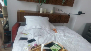 Горячая парочка устроила жесткий трах при подруге