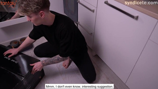 Дрочить нельзя пропустить: курьерша в страстном порно с сюрпризом