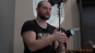 Первый раз в анале: Моника тренирует упругую попку