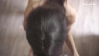 Страстный анальный секс: жесткий трах в попку и сопротивление партнерши