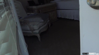 Развратные игры с шаловливой сводной сестренкой