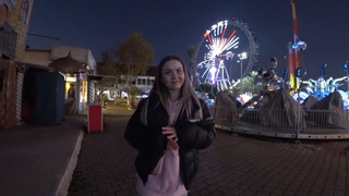 Гуляя по парку, она не устояла перед горячим минетиком