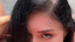 Жаркие ласки и мокрые тела: секс-взрыв возле тропического бассейна