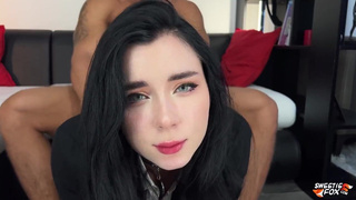 Горячий экшен: продюсер и страсть в одном кадре