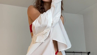 Anna Ralphs танцует под Lana Del Rey в горячем OF-шуте