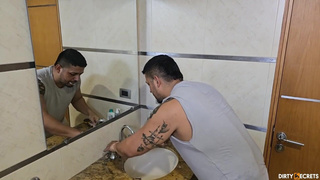 Секс-скандал в семье: пасынок и мачеха в горячем видео