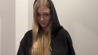 Секс на лестничной клетке – запретное видео со страстным BJ