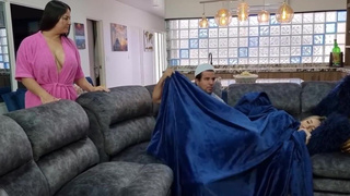 Мачеха соблазняет меня при парне – жесткий разврат и запретная страсть