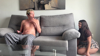 Хотела пошутить, а кончилось горячим минетом – страстный минетик в порыве желания