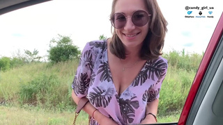 Попутчица отблагодарила: жесткий минет в салоне авто