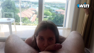 Домашний секс с Вероникой: кончил на лицо после глубокого минета