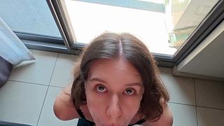 Nika Bunny в откровенном BJ видео – страсть у окна