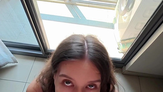 Nika Bunny в откровенном BJ видео – страсть у окна